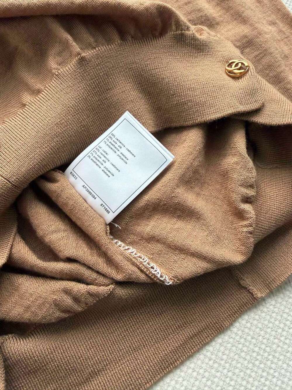 NWT CHANEL Wool Cardigan Gold Interlocking CC Buttons - Picture 4 of 9